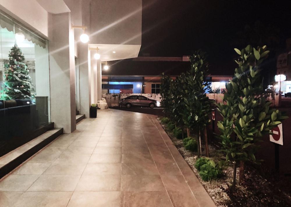 Legend Inn טאיפינג מראה חיצוני תמונה